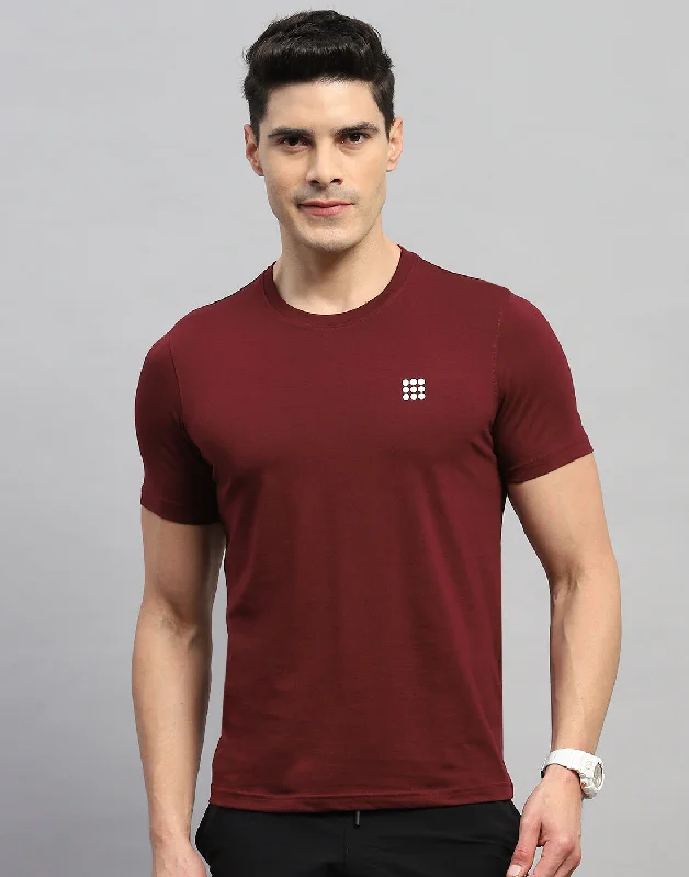 Men Maroon Solid Round Neck Half Sleeve T-Shirt